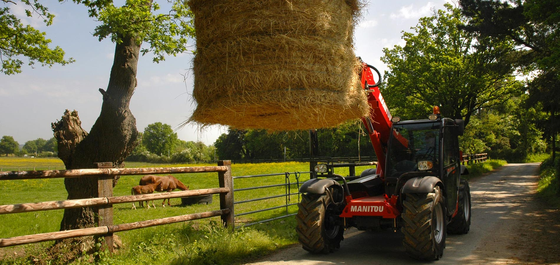 Telescopic forklift